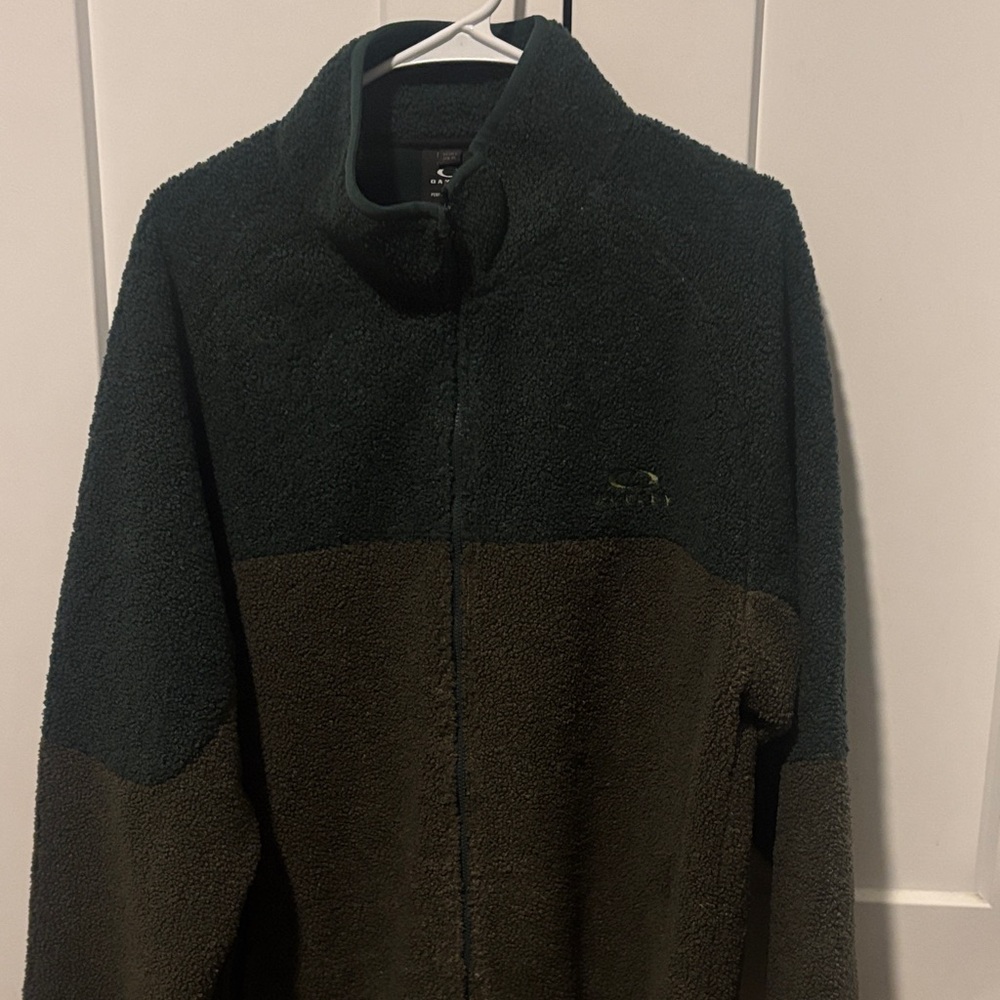 Men’s Oakley fleece jacket